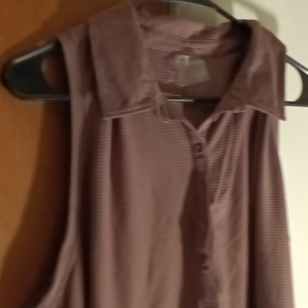 Alla sleeveless golf top with collar